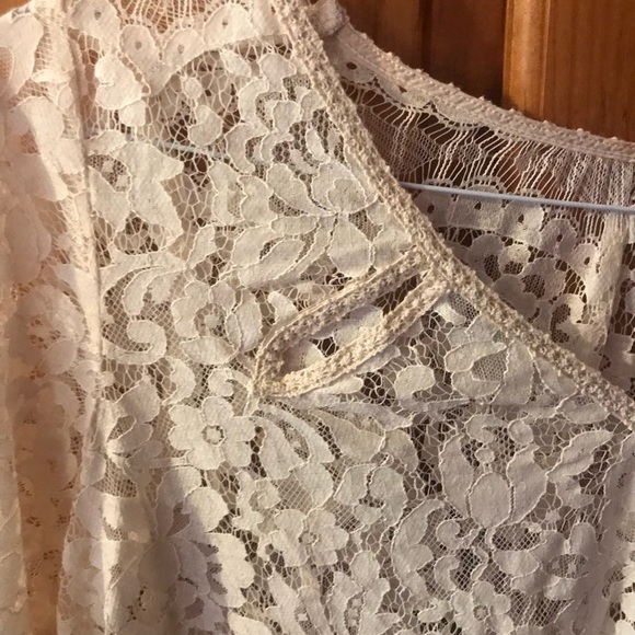 Gorgeous cream, lace blouse - Picture 2 of 4